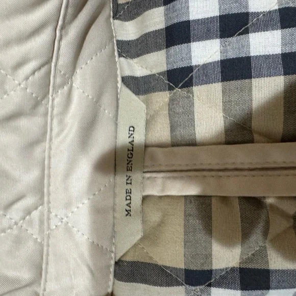 Burberry Women's Quilted Jacket - Cream size Large - Picture 7 of 11